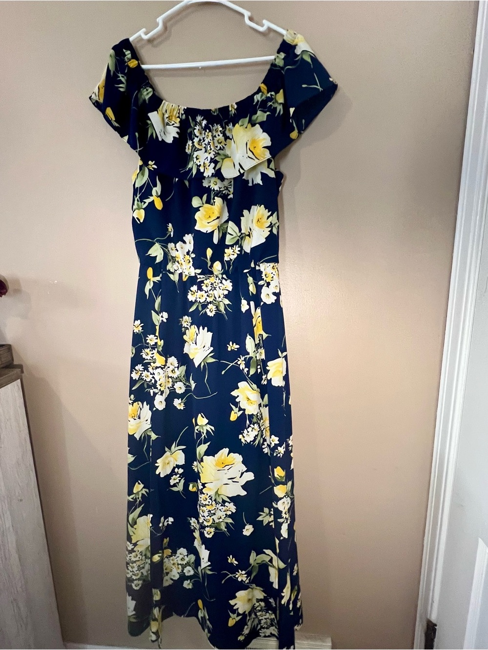 Premier Women’s Off The Shoulder Flowy Maxi Navy and Yellow Dress - 16